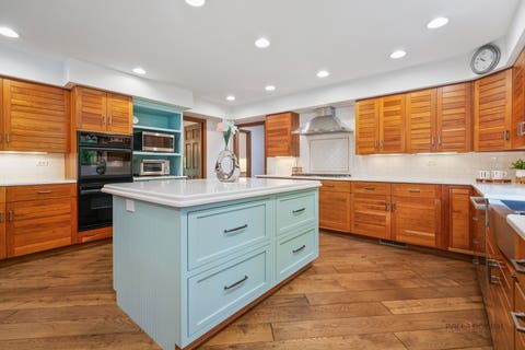 Tiny photo for 222 W Old Mill Road, Lake Forest, IL 60045 (MLS # 12725059)