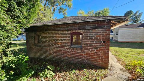 Tiny photo for 1313 N NEWTON Avenue, Johnston City, IL 62951 (MLS # EB460059)