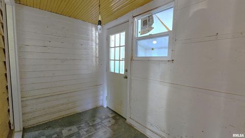 Tiny photo for 1313 N NEWTON Avenue, Johnston City, IL 62951 (MLS # EB460059)