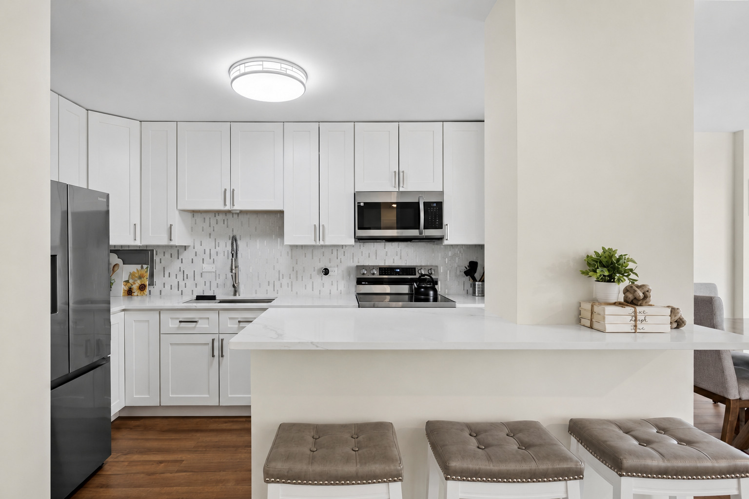 3900 N Lake Shore Drive 9D