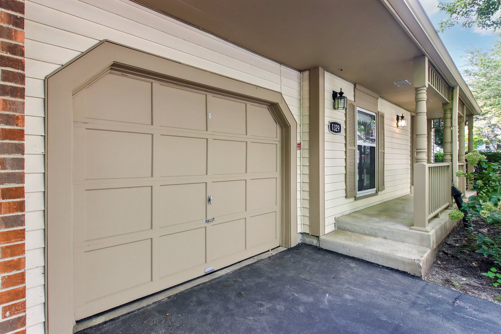 1329 Queensgreen Circle