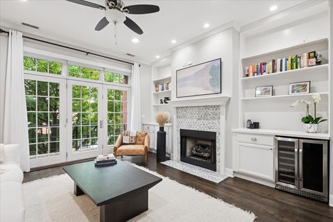 Tiny photo for 1931 N Damen Avenue #2S, Chicago, IL 60647 (MLS # 12477605)