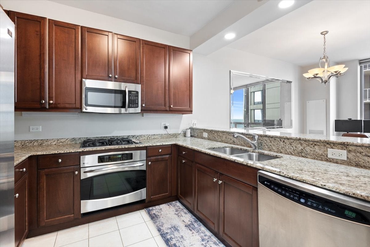 600 N Lake Shore Drive 1110