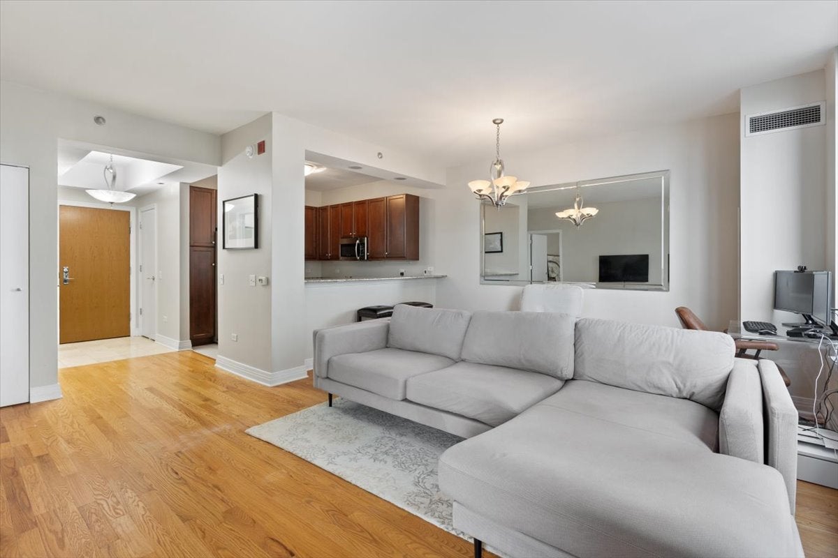 600 N Lake Shore Drive 1110