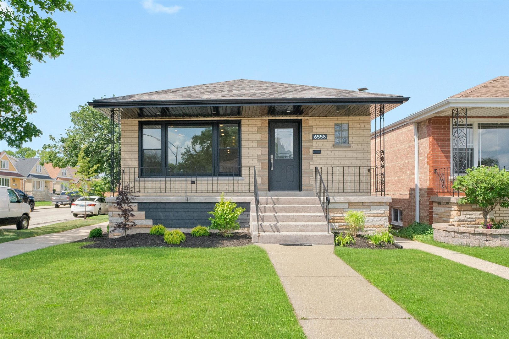 6558 W 60th Place