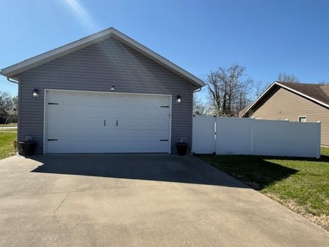 Tiny photo for 911 E Stotlar Street, Herrin, IL 62848 (MLS # 12605076)