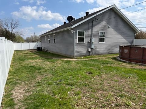 Tiny photo for 911 E Stotlar Street, Herrin, IL 62848 (MLS # 12605076)