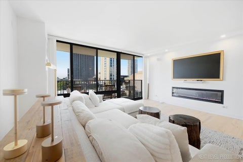 Tiny photo for 1516 N State Parkway #8C, Chicago, IL 60610 (MLS # 12768400)