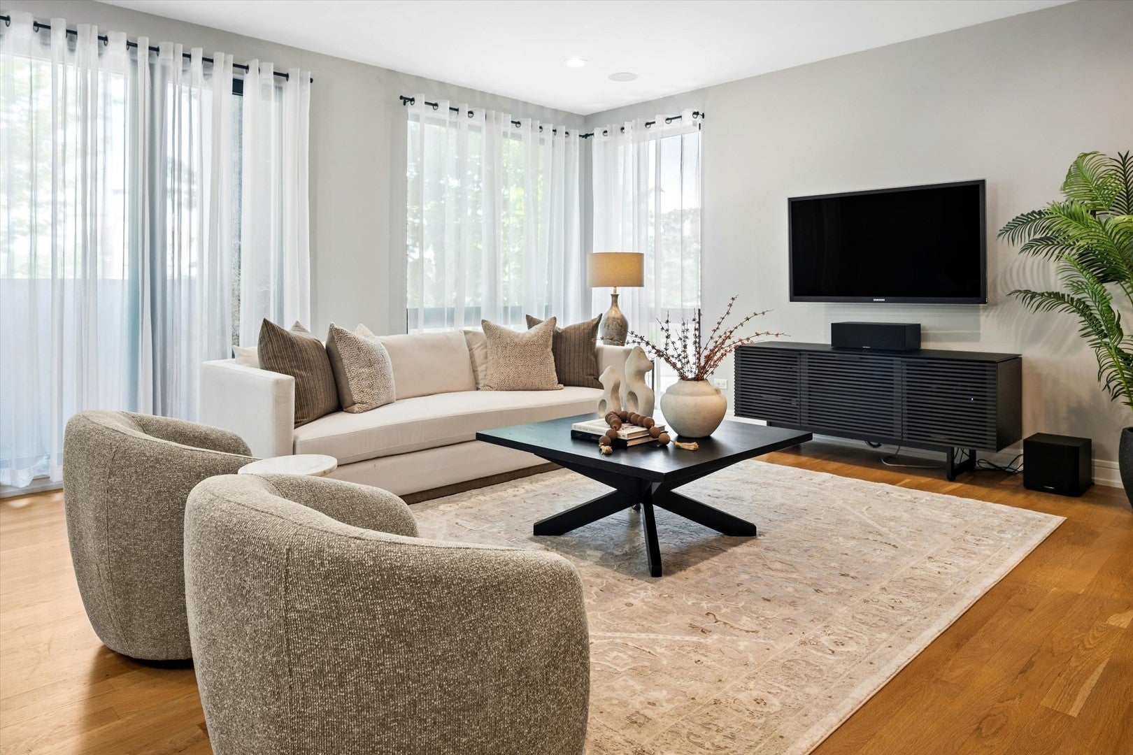 1203 W Superior Street 1B