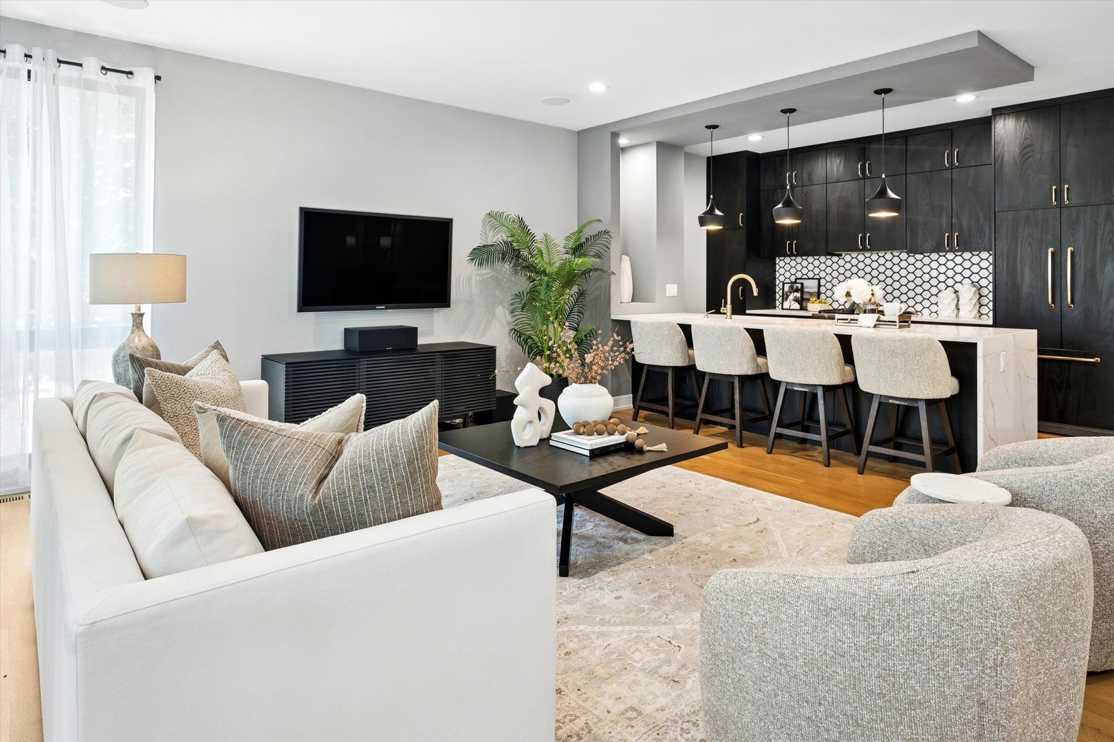 1203 W Superior Street 1B