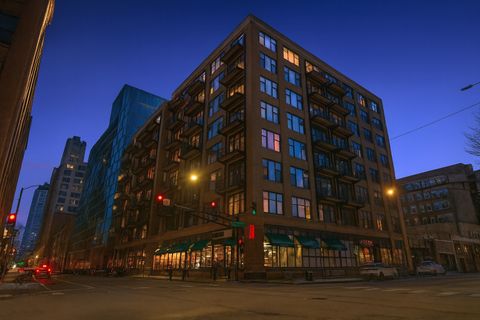 Photo of 625 W Jackson Boulevard #808, Chicago, IL 60661 (MLS # 12479760)