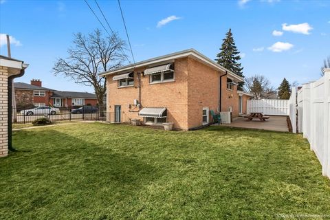 Tiny photo for 8855 S Richmond Avenue, Evergreen Park, IL 60805 (MLS # 12573262)