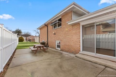 Tiny photo for 8855 S Richmond Avenue, Evergreen Park, IL 60805 (MLS # 12573262)