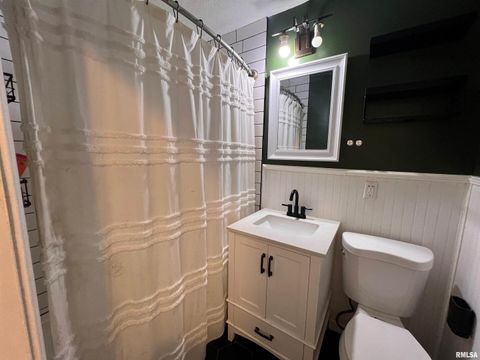 Tiny photo for 2433 CEDAR CREEK Court, Quincy, IL 62305 (MLS # QC4259565)