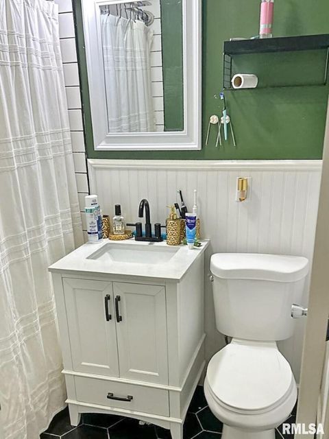 Tiny photo for 2433 CEDAR CREEK Court, Quincy, IL 62305 (MLS # QC4259565)