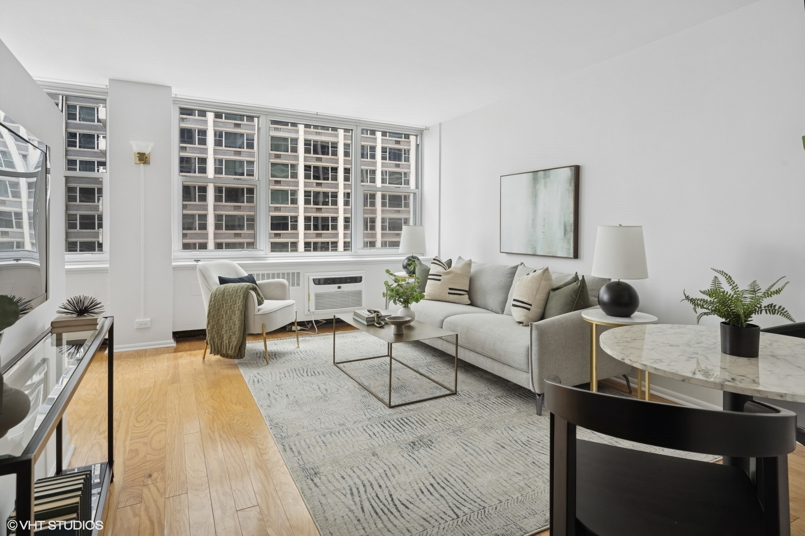 4250 N Marine Drive 925