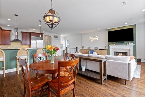 Tiny photo for 3721 N WILTON Avenue #5, Chicago, IL 60613 (MLS # 12611483)