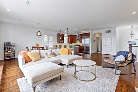 Tiny photo for 3721 N WILTON Avenue #5, Chicago, IL 60613 (MLS # 12611483)
