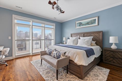 Tiny photo for 3721 N WILTON Avenue #5, Chicago, IL 60613 (MLS # 12611483)
