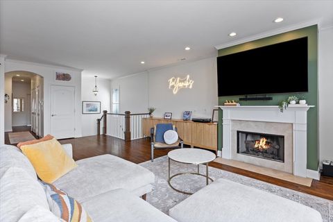 Tiny photo for 3721 N WILTON Avenue #5, Chicago, IL 60613 (MLS # 12611483)