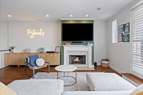 Tiny photo for 3721 N WILTON Avenue #5, Chicago, IL 60613 (MLS # 12611483)