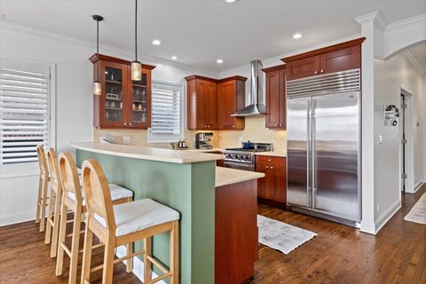 Tiny photo for 3721 N WILTON Avenue #5, Chicago, IL 60613 (MLS # 12611483)