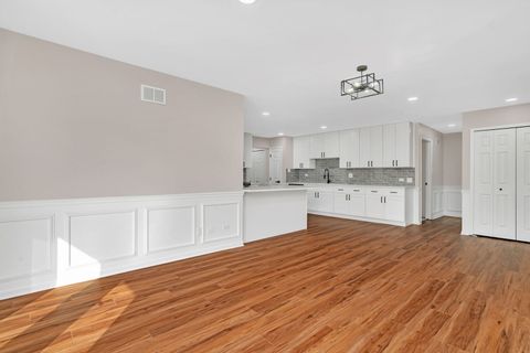 Tiny photo for 18233 Michigan Court #73, Orland Park, IL 60467 (MLS # 12485234)