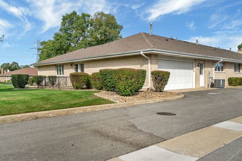 Tiny photo for 18233 Michigan Court #73, Orland Park, IL 60467 (MLS # 12485234)