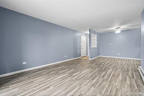 Tiny photo for 983 Crimson Court #2-206, Prospect Heights, IL 60070 (MLS # 12608835)