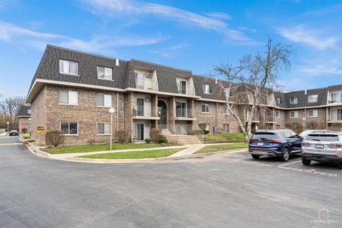 Tiny photo for 983 Crimson Court #2-206, Prospect Heights, IL 60070 (MLS # 12608835)