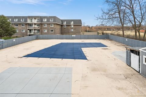 Tiny photo for 983 Crimson Court #2-206, Prospect Heights, IL 60070 (MLS # 12608835)