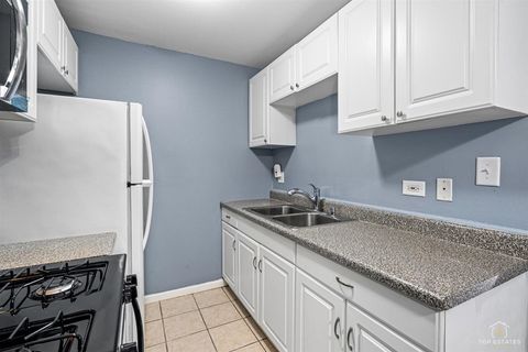 Tiny photo for 983 Crimson Court #2-206, Prospect Heights, IL 60070 (MLS # 12608835)