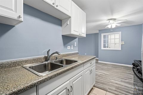 Tiny photo for 983 Crimson Court #2-206, Prospect Heights, IL 60070 (MLS # 12608835)