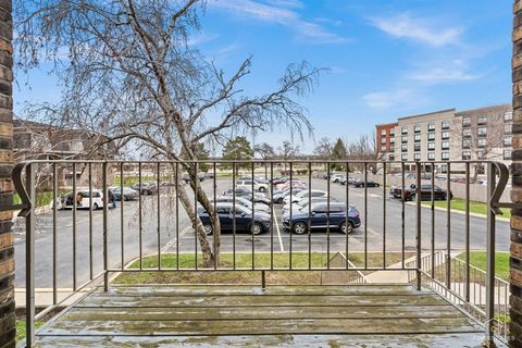 Tiny photo for 983 Crimson Court #2-206, Prospect Heights, IL 60070 (MLS # 12608835)