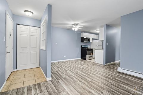 Tiny photo for 983 Crimson Court #2-206, Prospect Heights, IL 60070 (MLS # 12608835)