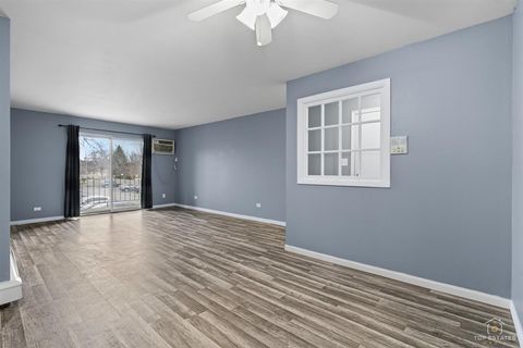 Tiny photo for 983 Crimson Court #2-206, Prospect Heights, IL 60070 (MLS # 12608835)