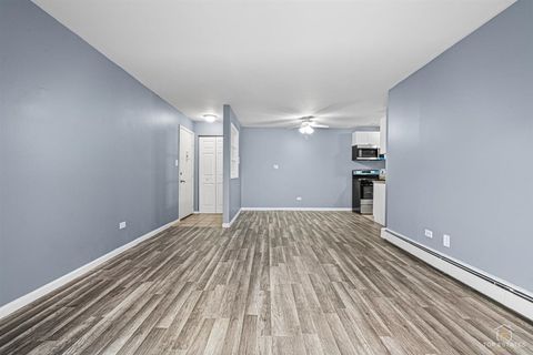 Tiny photo for 983 Crimson Court #2-206, Prospect Heights, IL 60070 (MLS # 12608835)