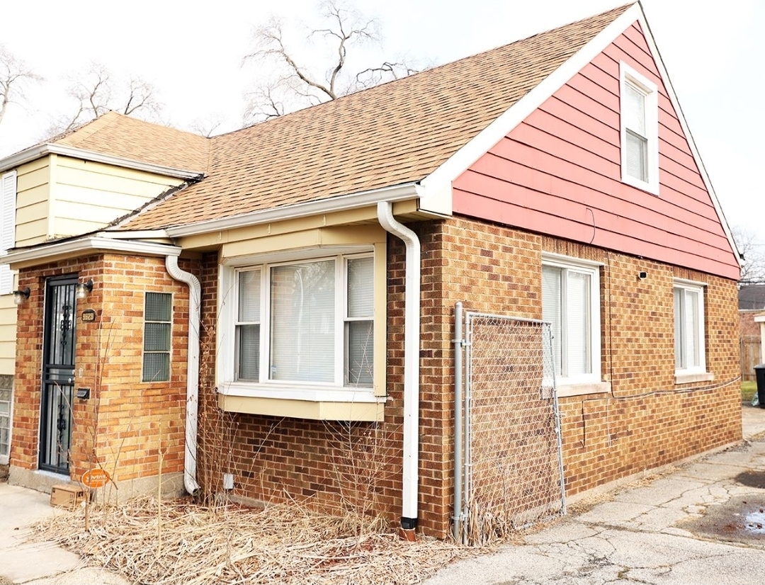 9629 S Luella Avenue