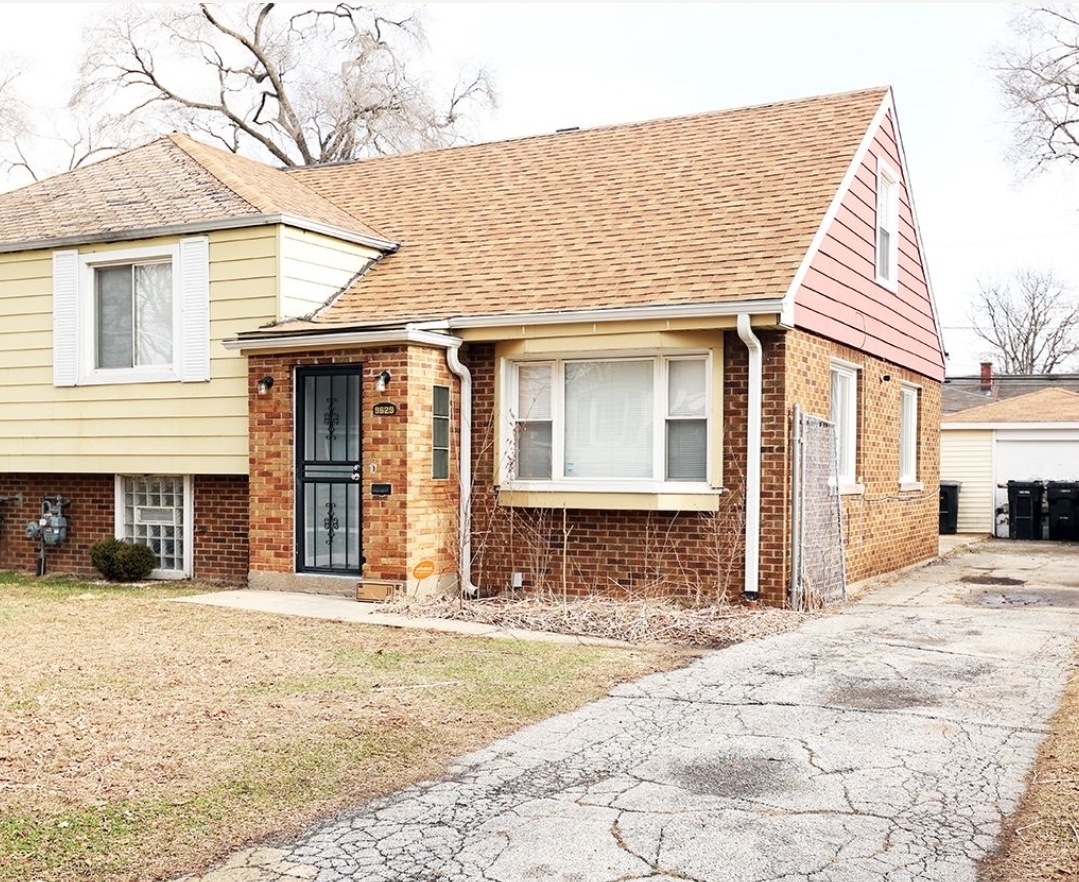 9629 S Luella Avenue