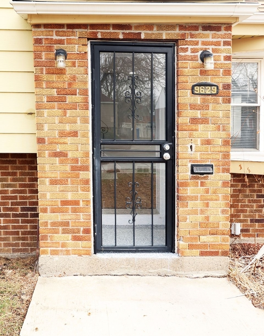 9629 S Luella Avenue