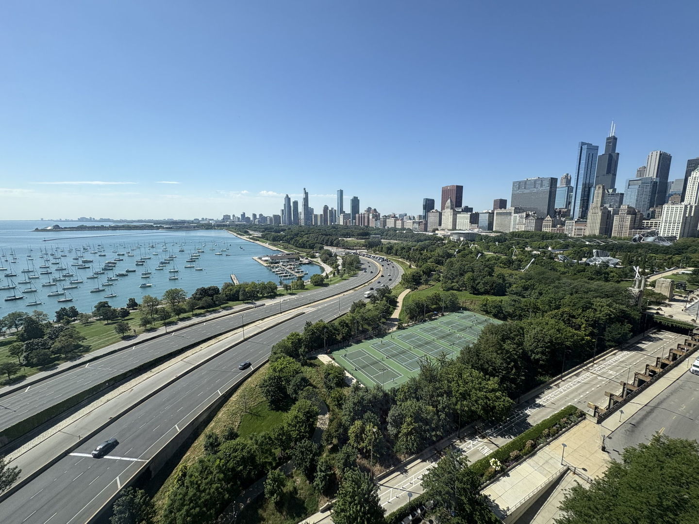 Chicago, Illinois 60601, United States, 1 Bedroom Bedrooms, ,2 BathroomsBathrooms,Residential,Active,202774