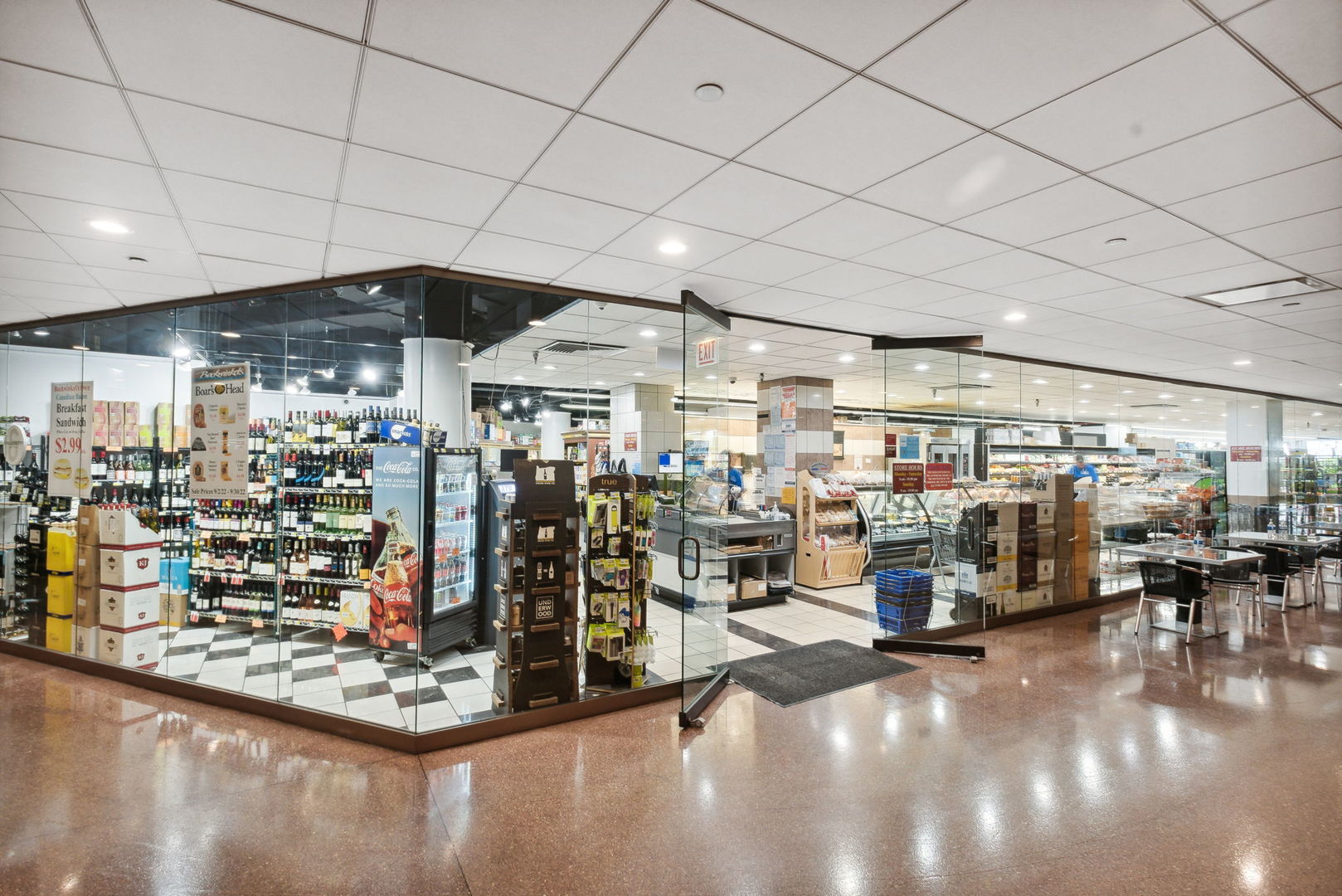 Chicago, Illinois 60601, United States, 1 Bedroom Bedrooms, ,2 BathroomsBathrooms,Residential,Active,202774