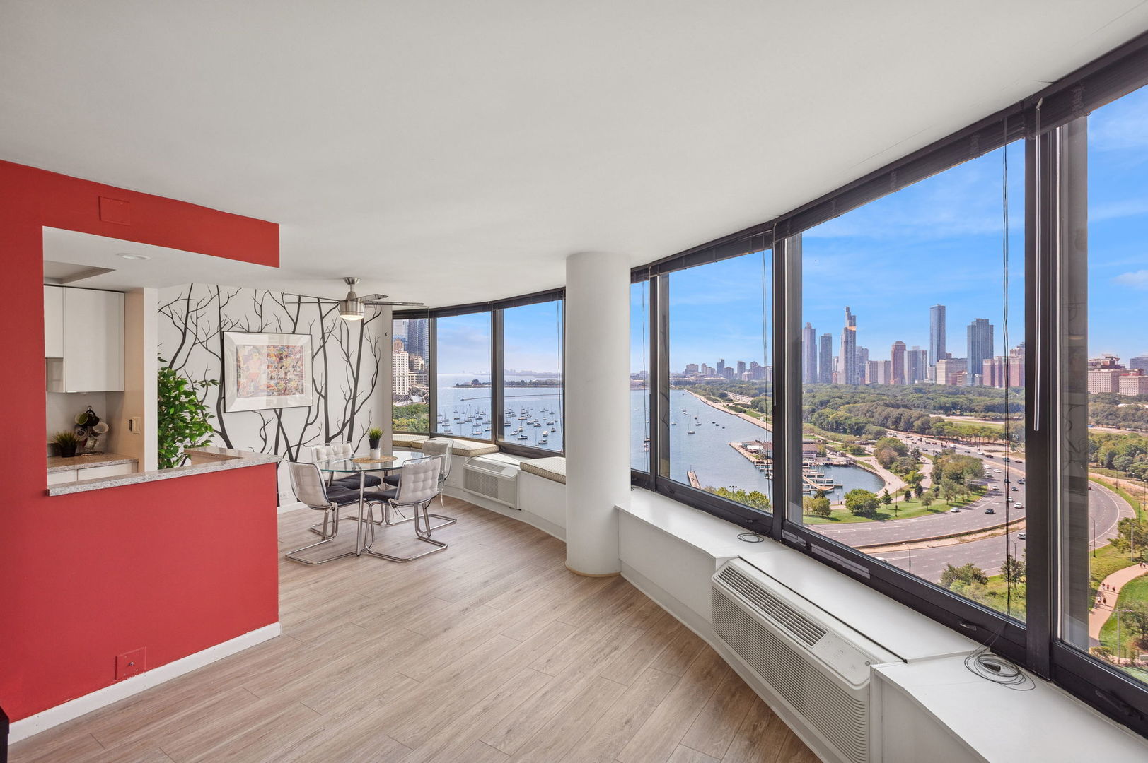 Chicago, Illinois 60601, United States, 1 Bedroom Bedrooms, ,2 BathroomsBathrooms,Residential,Active,202774