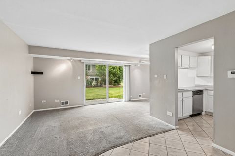 Tiny photo for 15 Cour Deauville, Palos Hills, IL 60465 (MLS # 12674077)