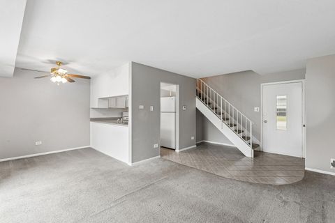 Tiny photo for 15 Cour Deauville, Palos Hills, IL 60465 (MLS # 12674077)