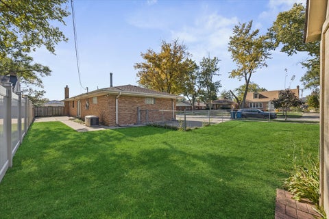 Tiny photo for 303 E Butterfield Road, Elmhurst, IL 60126 (MLS # 12790351)