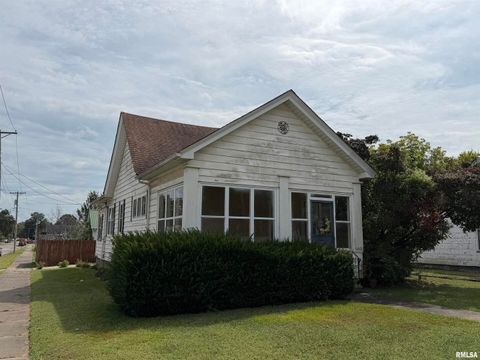 Photo of 1020 GIRARD Street, Metropolis, IL 62960 (MLS # EB459911)
