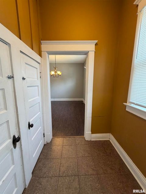 Tiny photo for 1020 GIRARD Street, Metropolis, IL 62960 (MLS # EB459911)