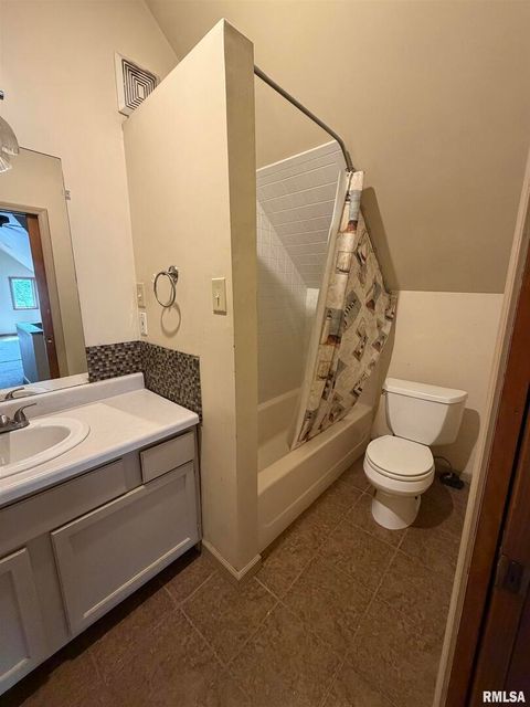 Tiny photo for 1020 GIRARD Street, Metropolis, IL 62960 (MLS # EB459911)