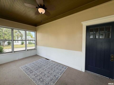 Tiny photo for 1020 GIRARD Street, Metropolis, IL 62960 (MLS # EB459911)